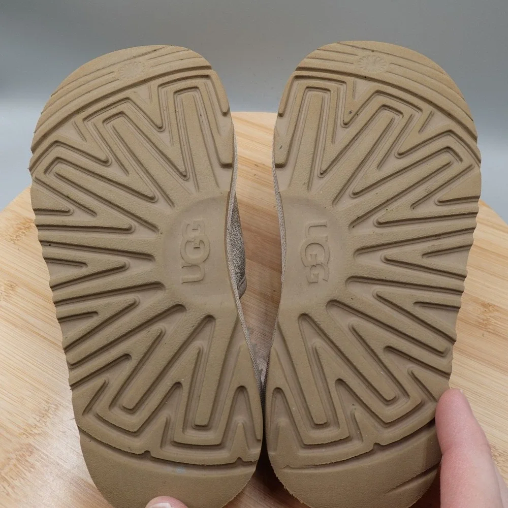 UGG Kids 1 Slippers Gold Metallic Sheepskin Lined Slip On Mules 1139810K Flaw